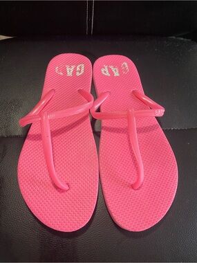 GAP Women's Bright Pink T-strap Flip Flop Sandals Size 10